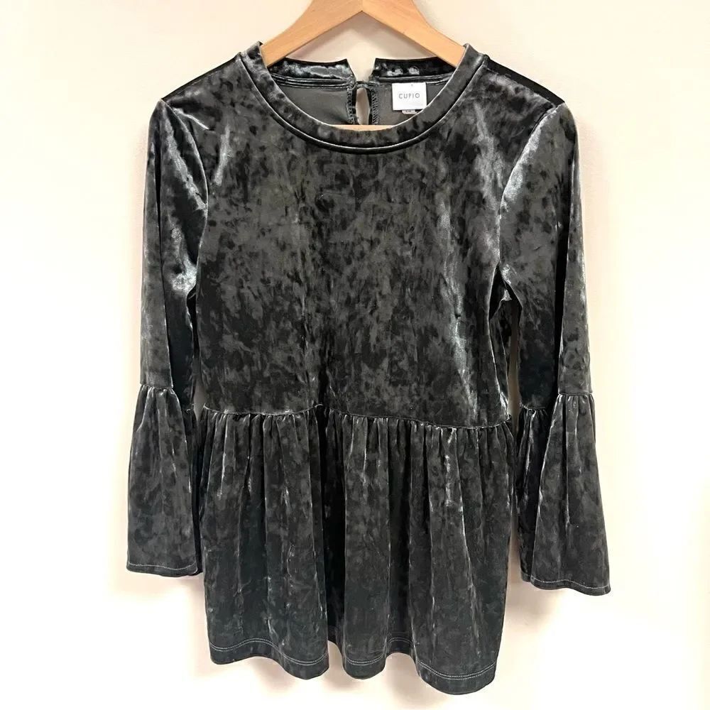 Cupio sage green flared sleeve crushed velvet top Sz S/P